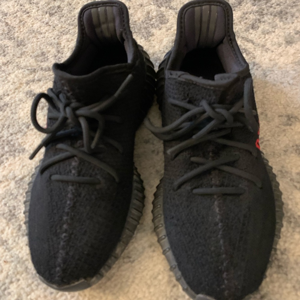 Yeezy Boost 350 V2 size 7 in Black